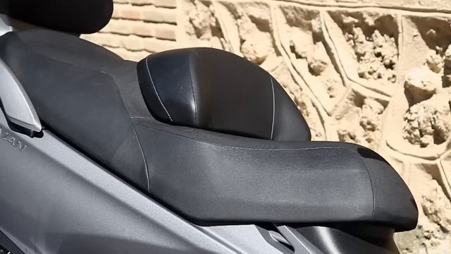 Suzuki Burgman 650 Executive - español - 2014 - videoprueba смотреть онлайн