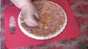 Пицца из готовой основы. Две любимые пиццы)) для двух моих любимых мужчин