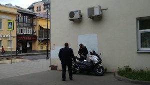 Разборки из-за парковки мотоцикла в Москве