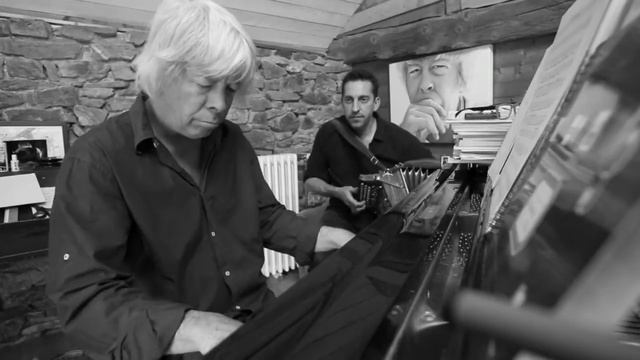 Le temps des gitans | Jean Christophe Renault et Didier Laloy | Piano accordéon смотреть онлайн