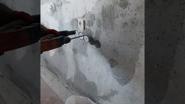 Бурение подрозетников в бетоне без пыли. Чистка перфоратором Hilti