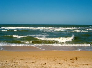 Азовское море. Большие волны перед штормом?