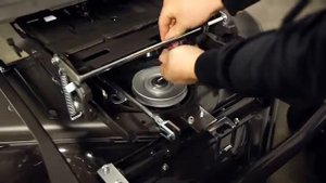 Как установить режущую деку на райдер Husqvarna