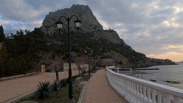 КРЫМ - что ждёт ОТДЫХАЮЩИХ. Самый ДОРОГОЙ и популярный курорт Крыма НОВЫЙ СВЕТ. Показываю ВСЮ ПРАВД