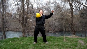 Разминка с гирей 16 кг.