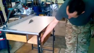 Циркулярный стол для плотницких работ