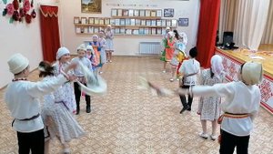 Марийская народная игра "ШИЙ МЕНГЕ" (Золотые ворота)