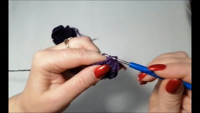 Как связать объемный цветок крючком. Цветок крючком для отделки тапочек, пуловеров, шапочек, шляпок