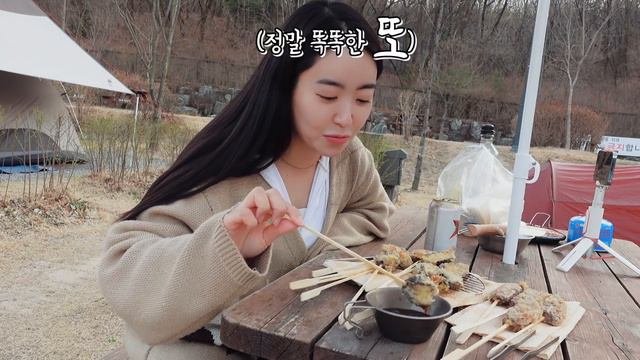 솔로캠핑가서 나홀로 조용히 튀김에 혼술 하려 했지만...|시끌벅적캠핑 |꼬치튀김|연포탕