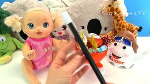 ЖЕЛЕЙНЫЕ ЗУБКИ ИЗ КИНДЕР СЮРПРИЗА! Мультик Как Мама Играла в Куклы Пупсики 108мама тв