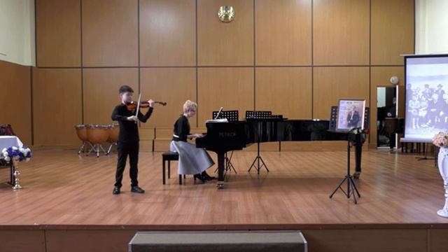 И.Коган. «Қызыл бидай" халық әні. Сагадат Омаргазин (11 лет) смотреть онлайн