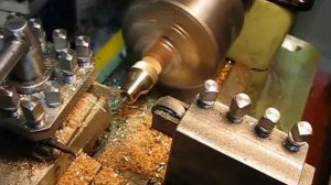 НЕОБЫЧНОЕ ЗАКРЕПЛЕНИЕ ДЕТАЛИ на токарном станке. Часть 1