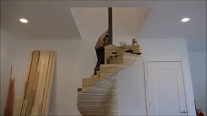 Винтовая лестница из фанеры