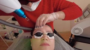 Как удалить татуаж, татуировки лазером?Видео каждый день мамы погодок. Преображение и востановление