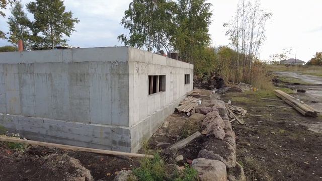 Монолитный дом на берегу залива. Цокольный этаж