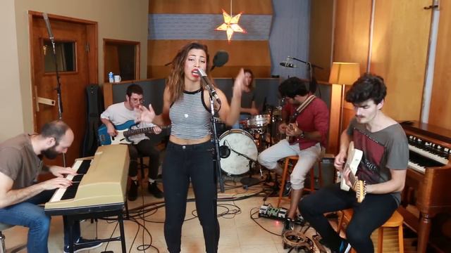 Oops!...I Did It Again - Britney Spears - FUNK cover ft. India Carney смотреть онлайн