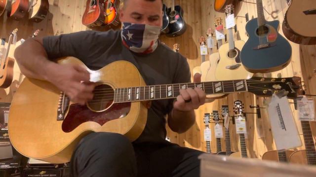 Gibson Custom Shop J-185 смотреть онлайн