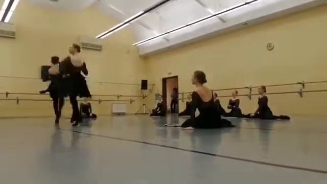 "Ковер новый вышивала"