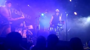 Голос омерики. Угар в Glastonberry