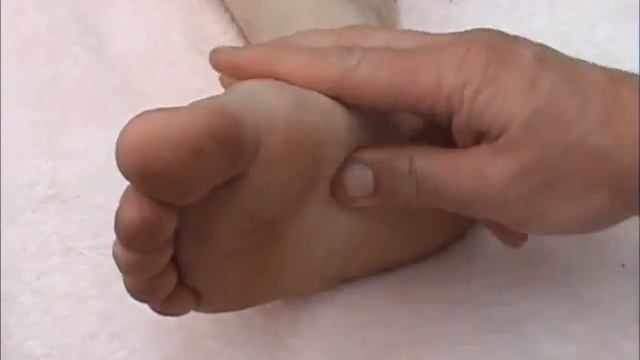 Массаж рефлекторных зон стоп. Шейный остеохондроз
