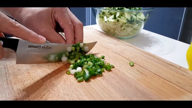 Очень вкусный и лёгкий салат! "БОМБА" смотреть онлайн