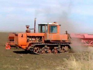 «Волгарь» ДТ-175С сев озимой.mp4