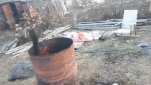 Бочка для сжигания мусора на даче одной рукой.