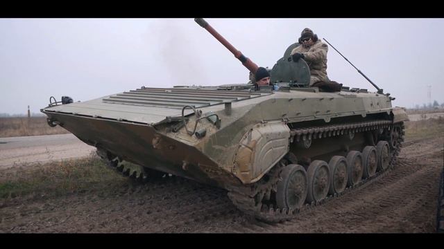 Offroad Mercedes G-500 6x6 Brabus VS Range Rover. смотреть онлайн