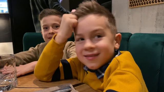 Не виделись 2 года 😍 Натусик прилетела из Бельгии 🥰 смотреть онлайн