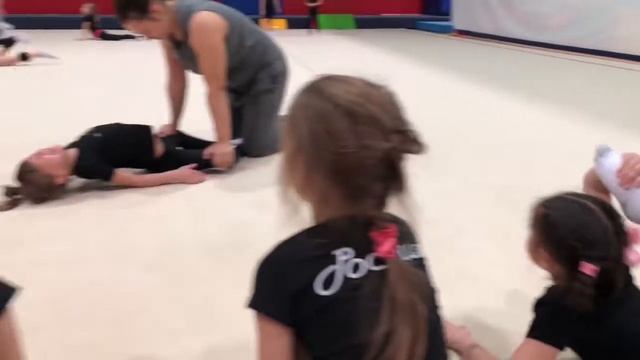 этот русский тренер настолько совершенен в обучении гибкости своего тела смотреть онлайн