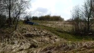 Как мотоблок с телегой и грузом влетает в гору