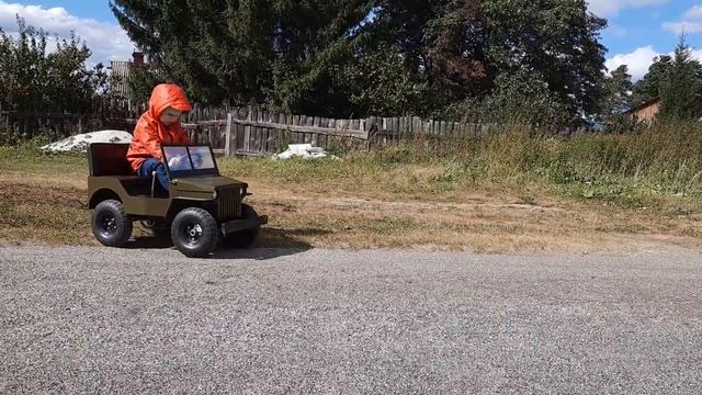 Самодельный электромобиль для детей, из шуруповерта. смотреть онлайн