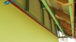 Укладка и подшивка карнизов на крыше дома