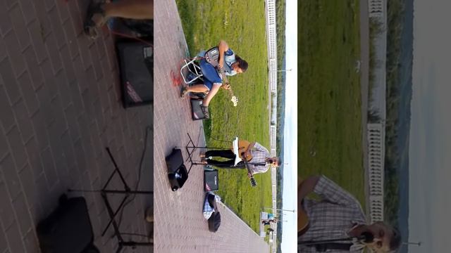 Красиво поет!!! г. Дзержинск , набережная. смотреть онлайн