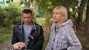 Многодетная семья живет в машине - на месте их дома построили другой и новый хозяин их не пускает