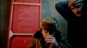 Ты зачем три раза пшикнул?!