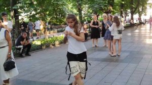 Но сердце ❤️ стучит Танцы ??? на Приморском Бульваре Танцует Николь Маковская Одесса Июнь 2021