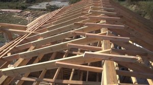 Строительство крыши с наслонной стропильной системой