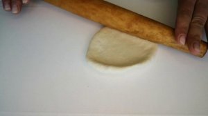 Рецепт лодочек с сыром, чесноком и зеленью: пирожки почти как Хачапури!