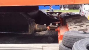 Погрузка крана ДЭК 631 в автотранспорт на трал8