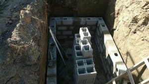 Септик с нуля из сплитерных блоков для частного дома своими руками.