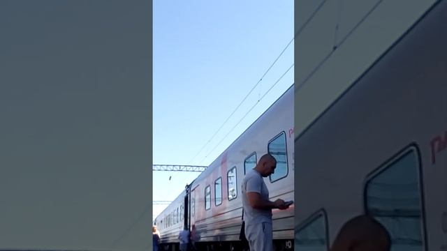 На пассажирской платформе железнодорожной станции Волгоград passenger platform railway station