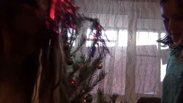 Украшаем ёлку !! Разговорное видео смотреть онлайн