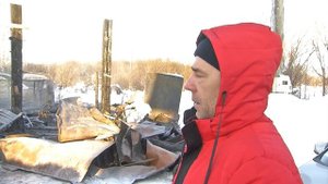 Наблюдали, как горит дом, в котором жили 20 лет… Семья Горшковых осталась без крыши над головой