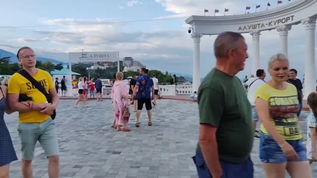 КРЫМ УДИВИЛ! Большой ОБЗОР ЛУЧШЕГО  курорта в Крыму. Цены в Крыму. Набережная. Пляжи Алушты сегодня