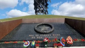 Я убит подо Ржевом. Стихи А. Твардовского. Поет В. Азязов. Ржевский мемориал. С Днем Победы!