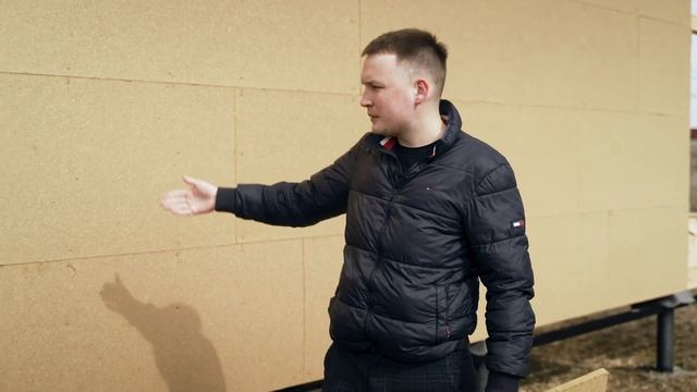 Обзор одноэтажного дома, размером 10x13 м. Силовой каркас, панорамные окна, второй свет. смотреть онлайн