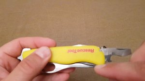 0.8623.MWN  Victorinox Rescue Tool One Hand. Нож спасателя