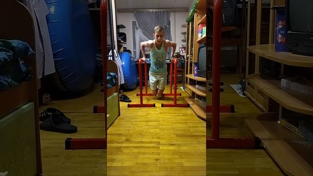 Bring sally up на брусьях. Почти прошёл до конца!! смотреть онлайн