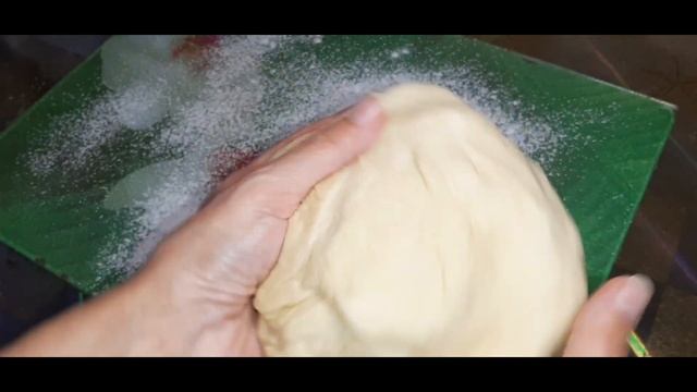 Булочки с маком. Пирожки с маком. Булочки с маковой начинкой. Рулетики с маком. Выпечка.